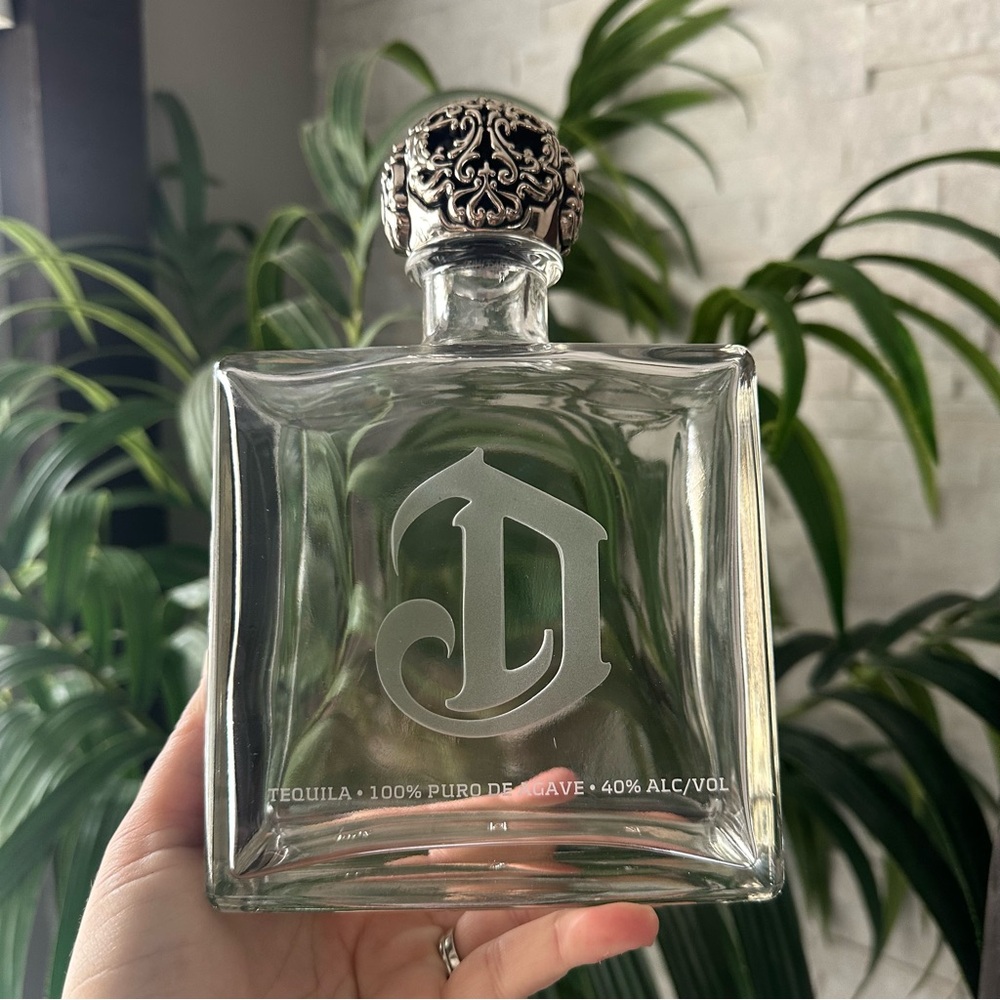 Deleon Platinum Rare Empty Glass Decanter Collectors Bottle